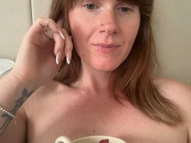 REDHEADROSIE live cam on BongaCams
