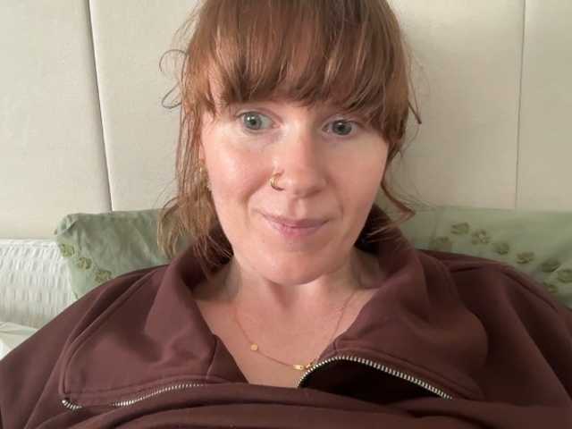 REDHEADROSIE live cam preview