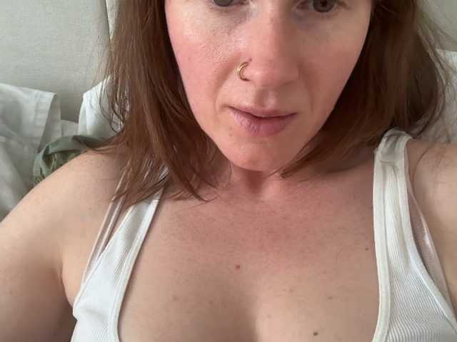 REDHEADROSIE live cam on BongaCams