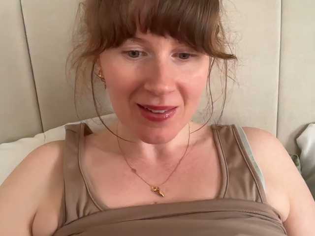 REDHEADROSIE's BongaCams show and profile