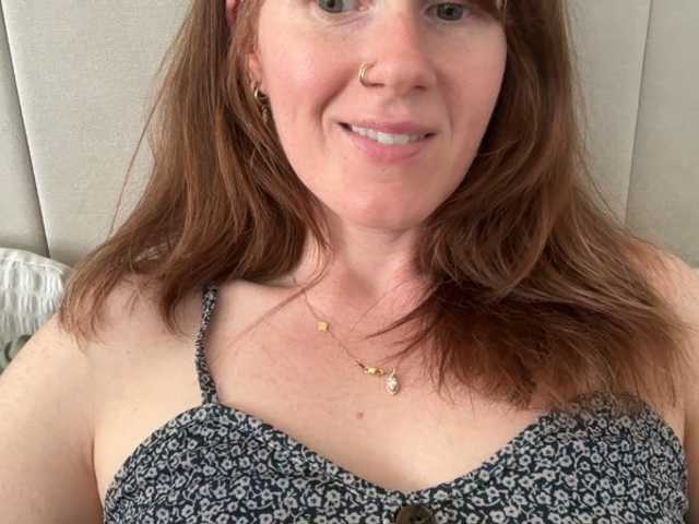 REDHEADROSIE live cam on BongaCams