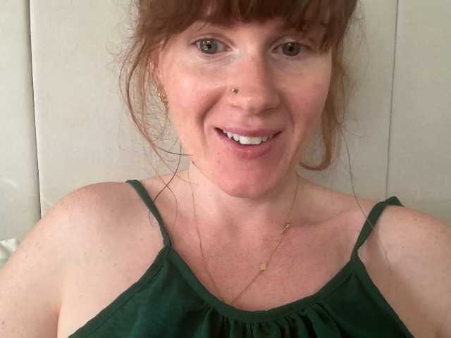 REDHEADROSIE live cam on BongaCams