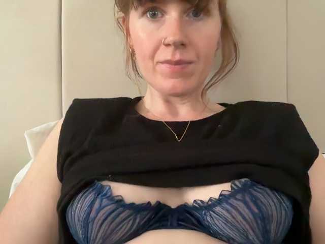 REDHEADROSIE live cam on BongaCams