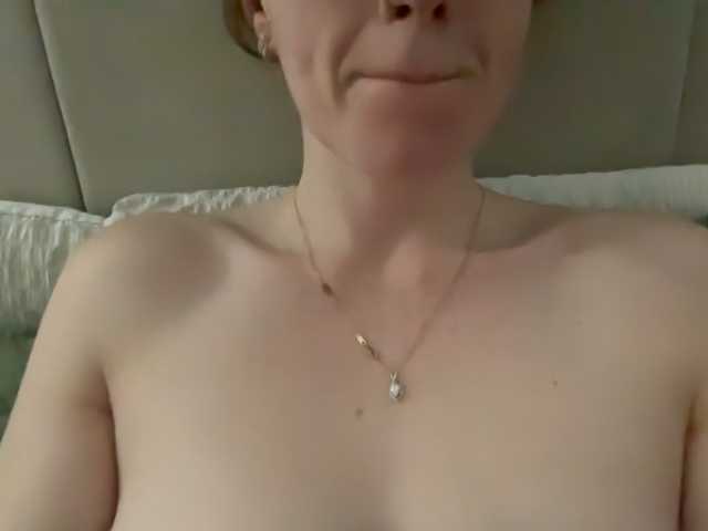 REDHEADROSIE live cam preview
