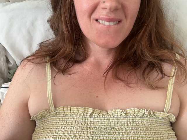 REDHEADROSIE live cam on BongaCams