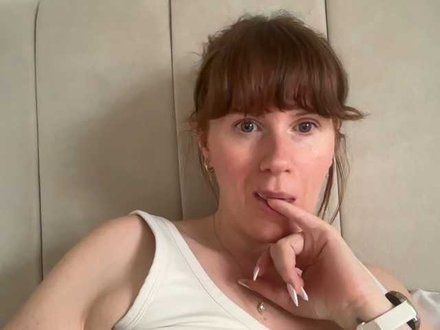 REDHEADROSIE's BongaCams show and profile