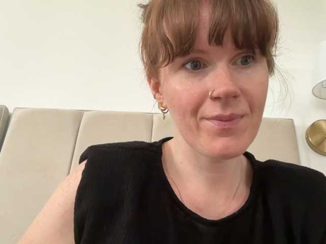 REDHEADROSIE live cam on BongaCams