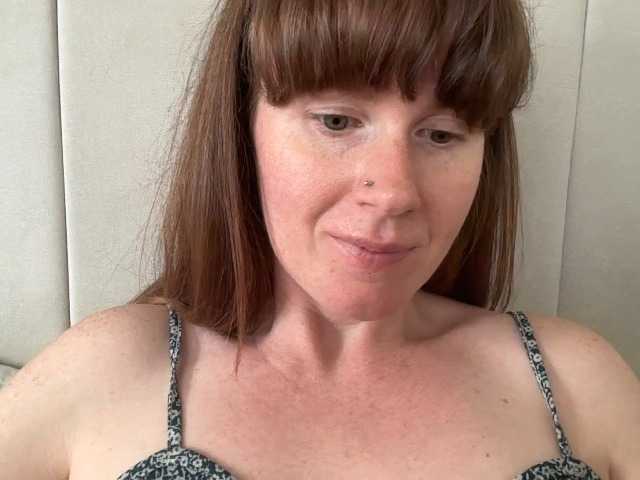 REDHEADROSIE live webcam show
