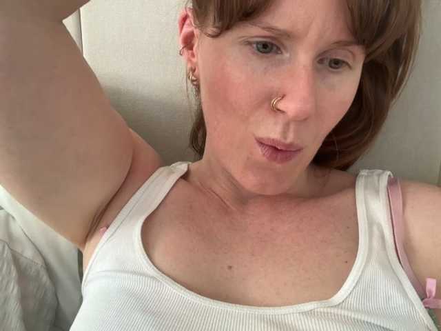REDHEADROSIE live cam on BongaCams