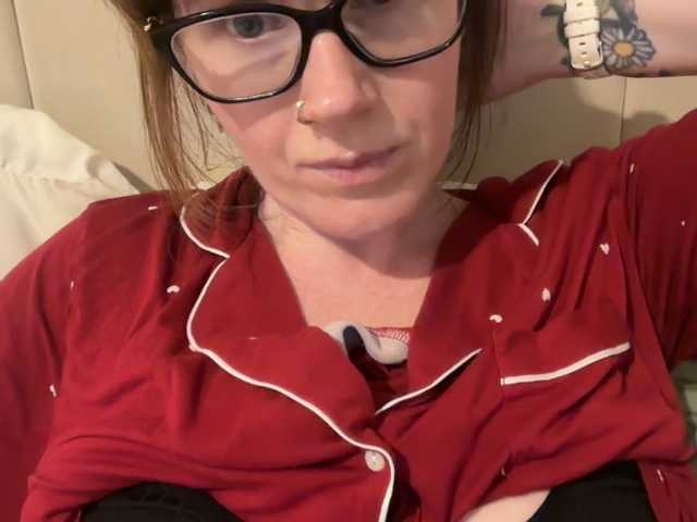 REDHEADROSIE live cam preview