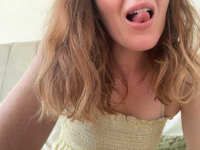 REDHEADROSIE live webcam show