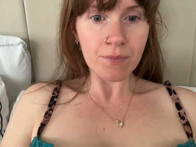 REDHEADROSIE live cam on BongaCams