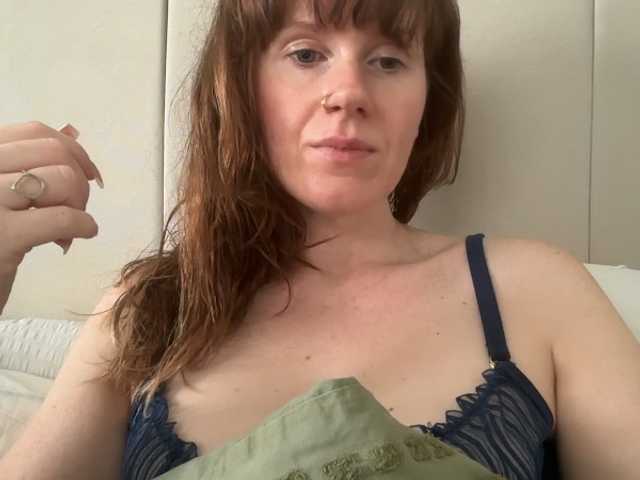 REDHEADROSIE live cam preview