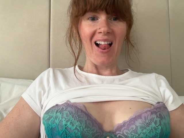 REDHEADROSIE live webcam show