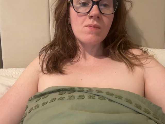 REDHEADROSIE live cam preview