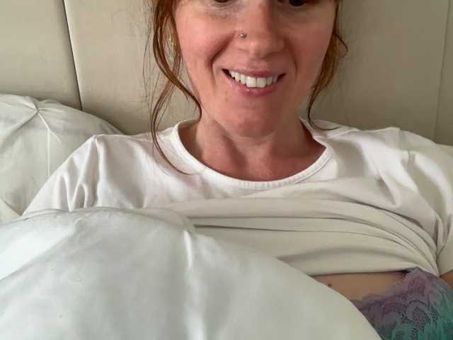 REDHEADROSIE live webcam show