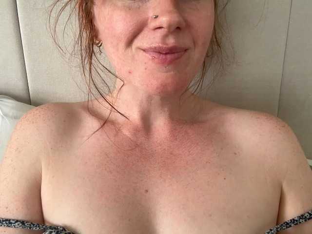 REDHEADROSIE live cam on BongaCams