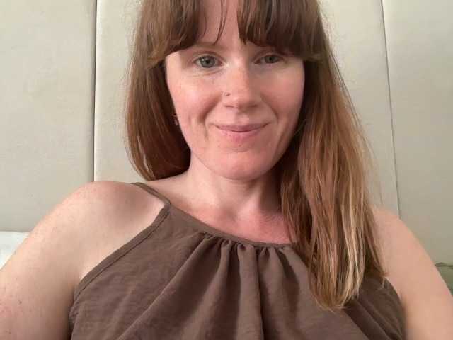REDHEADROSIE live cam on BongaCams
