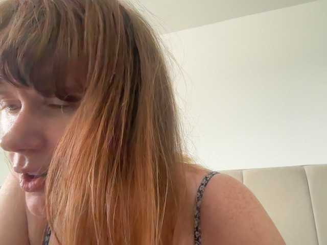 REDHEADROSIE live webcam show