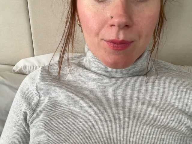 REDHEADROSIE live cam preview