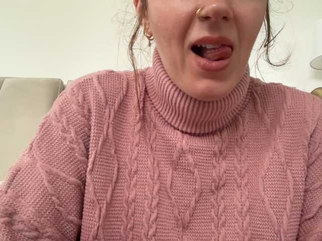 REDHEADROSIE live cam on BongaCams