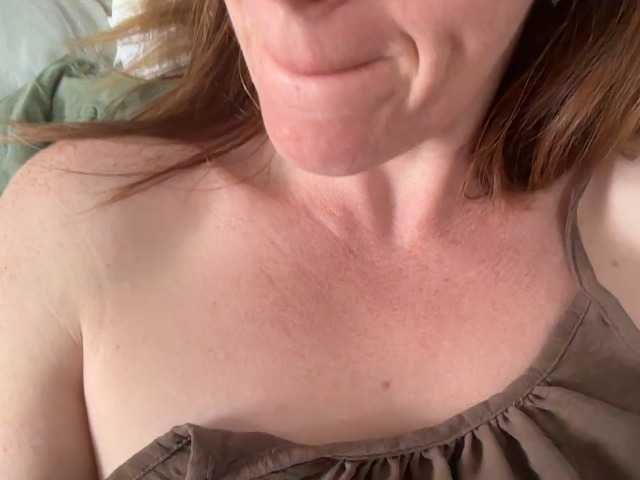 REDHEADROSIE live cam on BongaCams