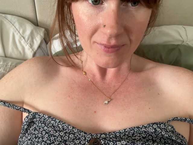 REDHEADROSIE live cam on BongaCams
