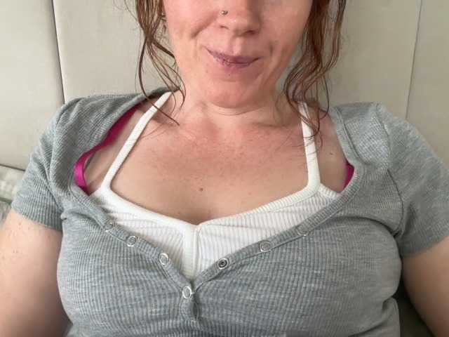 REDHEADROSIE live cam on BongaCams