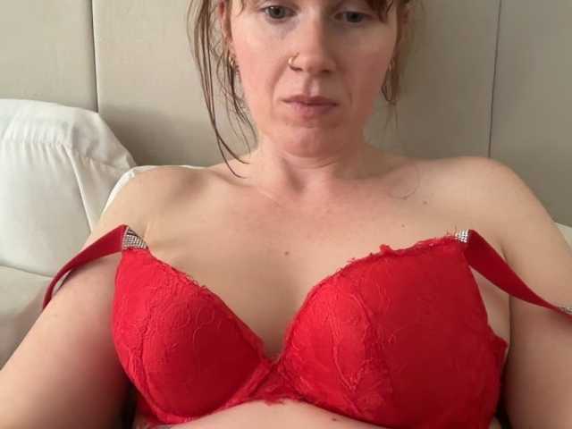 REDHEADROSIE live cam on BongaCams