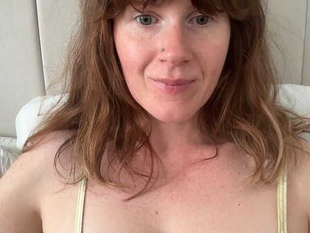REDHEADROSIE live webcam show