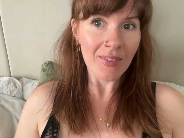 REDHEADROSIE live cam preview