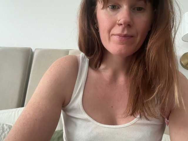 REDHEADROSIE live cam preview