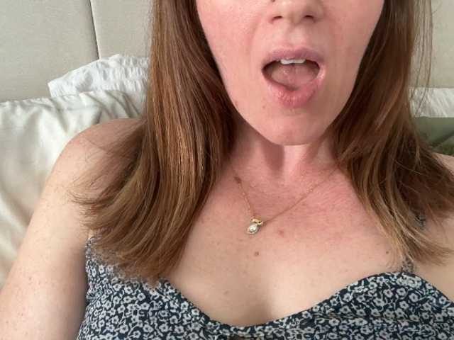 REDHEADROSIE live cam on BongaCams
