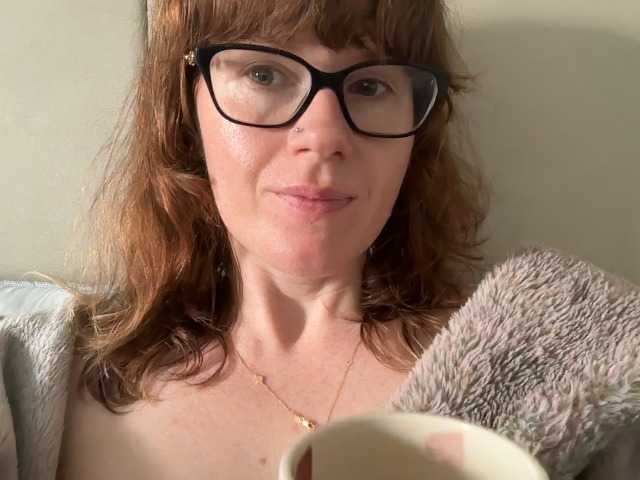 REDHEADROSIE live cam on BongaCams