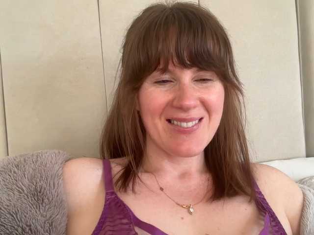 REDHEADROSIE's BongaCams show and profile