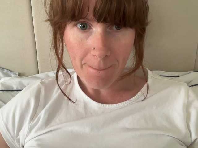 REDHEADROSIE live webcam show