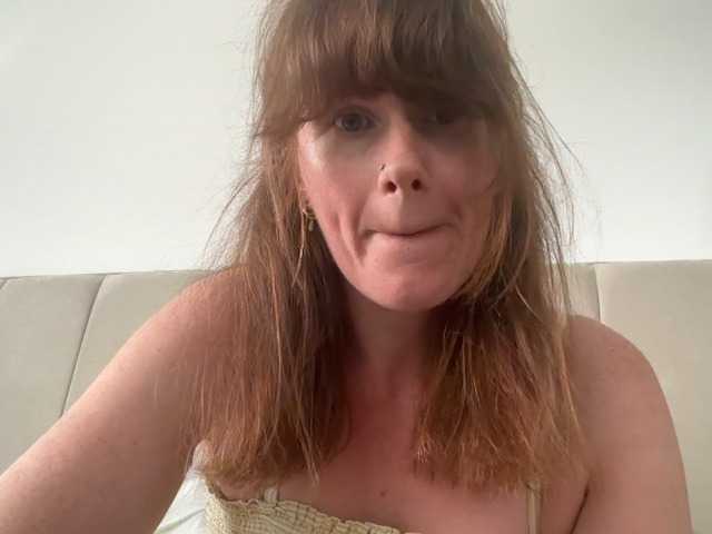 REDHEADROSIE live cam on BongaCams
