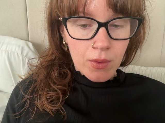 REDHEADROSIE live cam preview
