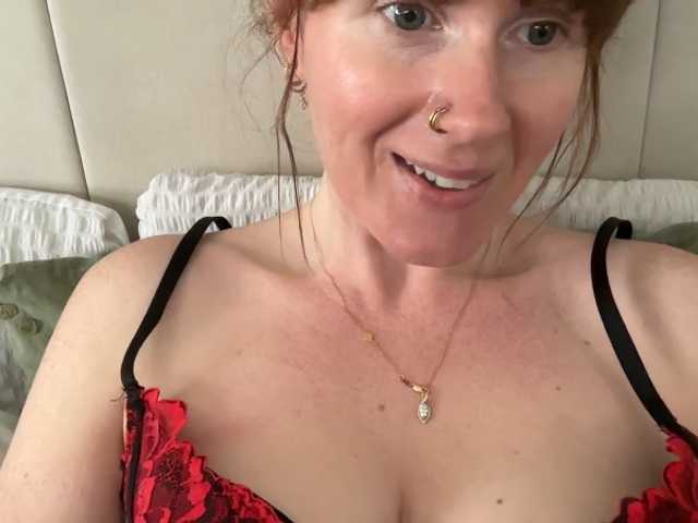 REDHEADROSIE live cam on BongaCams