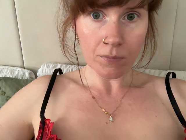 REDHEADROSIE live cam preview