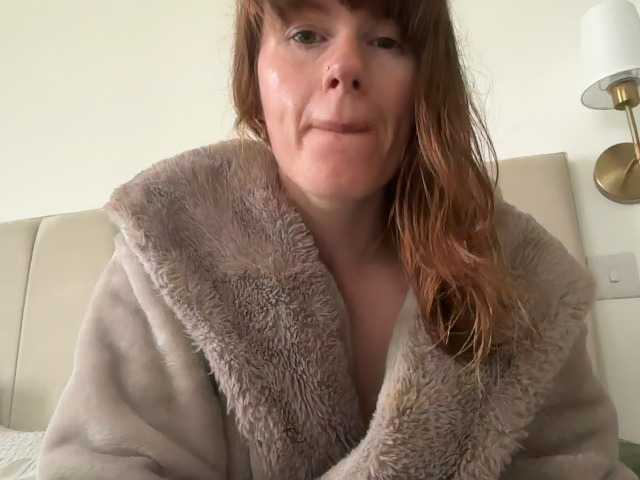 REDHEADROSIE live webcam show