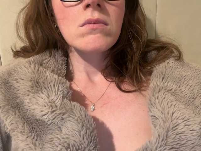 REDHEADROSIE live cam on BongaCams