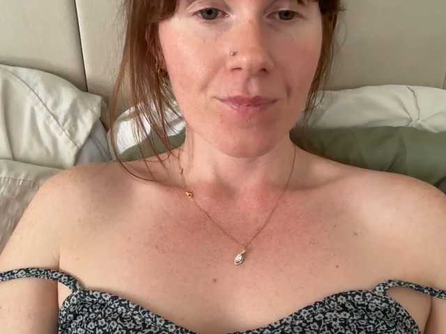 REDHEADROSIE live cam on BongaCams