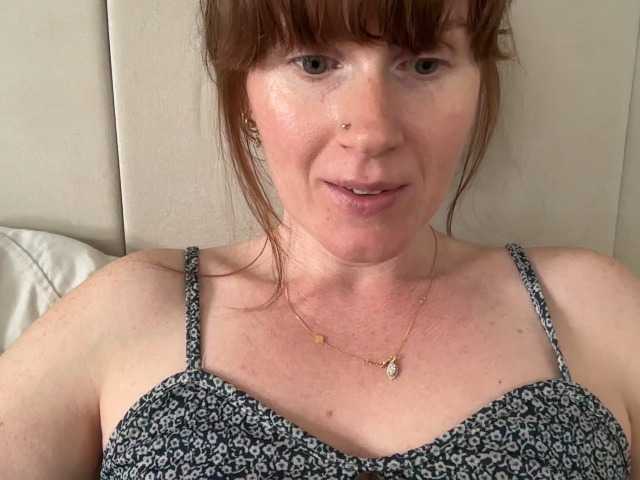 REDHEADROSIE live cam on BongaCams