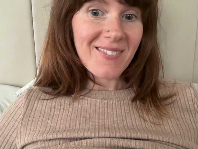 REDHEADROSIE live cam preview