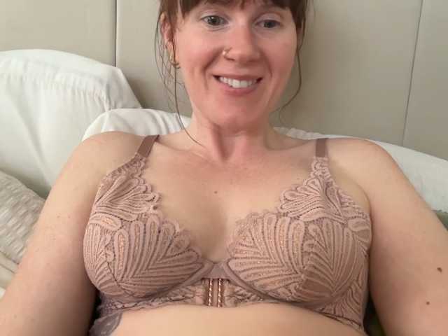 REDHEADROSIE live cam on BongaCams