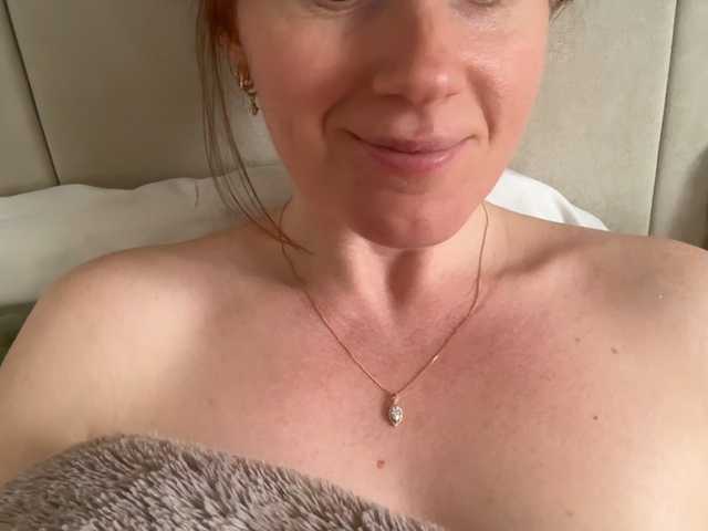REDHEADROSIE's BongaCams show and profile