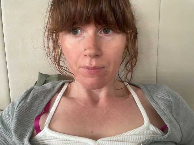 REDHEADROSIE live cam on BongaCams