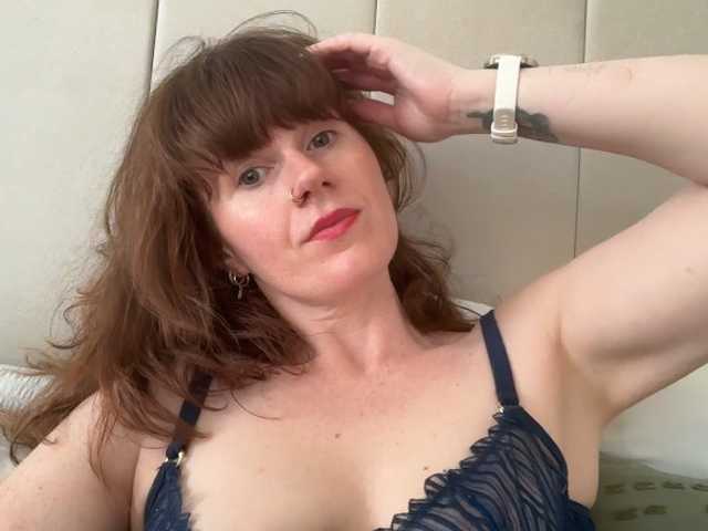 REDHEADROSIE live cam on BongaCams