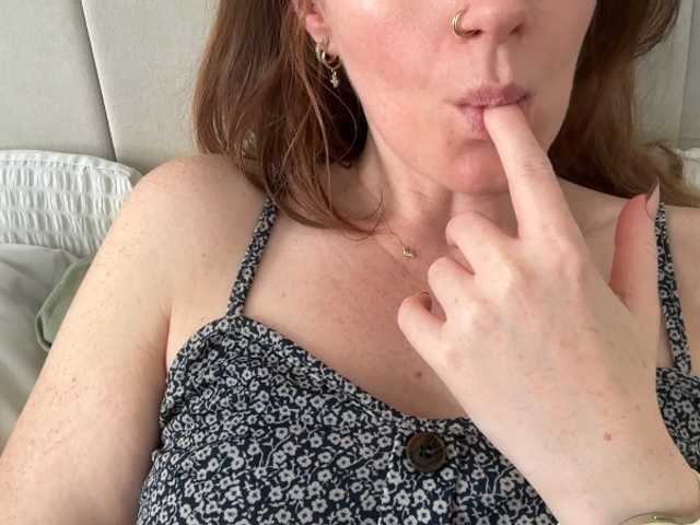 REDHEADROSIE live cam preview
